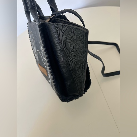 Wrangler Black Embroidered Boot Scroll Trapezoid Tote/Crossbody Western Bag - Picture 9 of 13